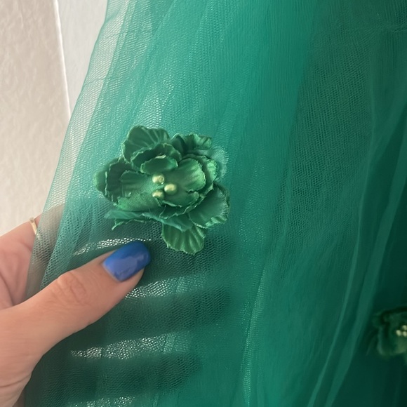 Emerald green girls dress - Picture 2 of 5